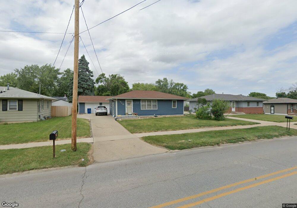 1010 E Watrous Ave, Des Moines, IA 50315 - photo 1