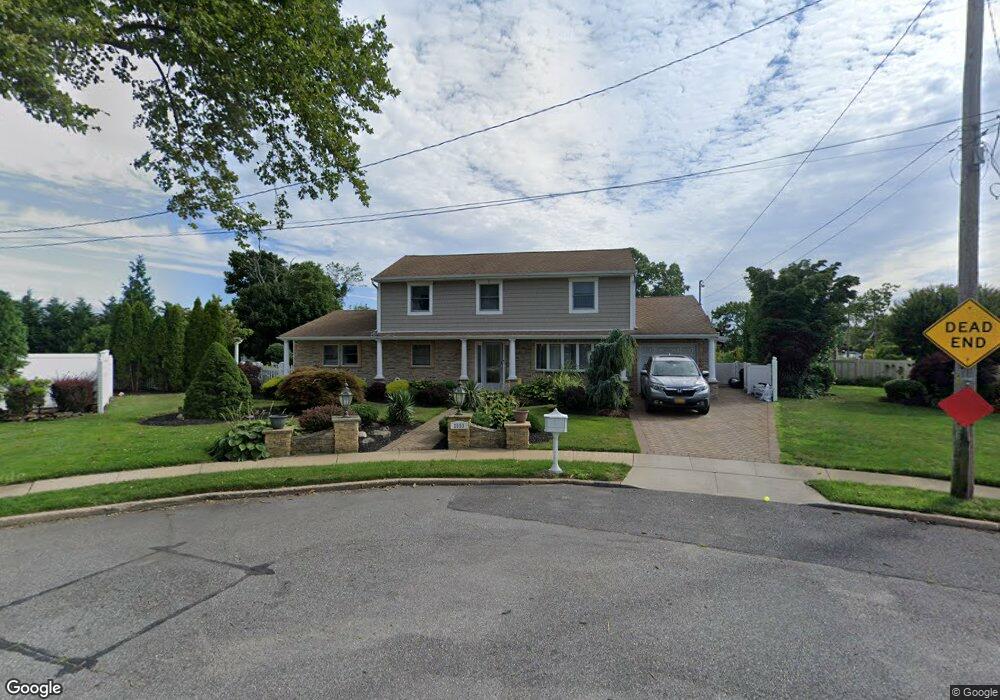 2553 Phillip Ct, Bellmore, NY 11710 - photo 1