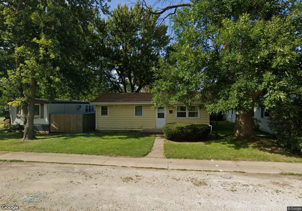 902 E Overton St, Tuscola, IL 61953 - photo 1