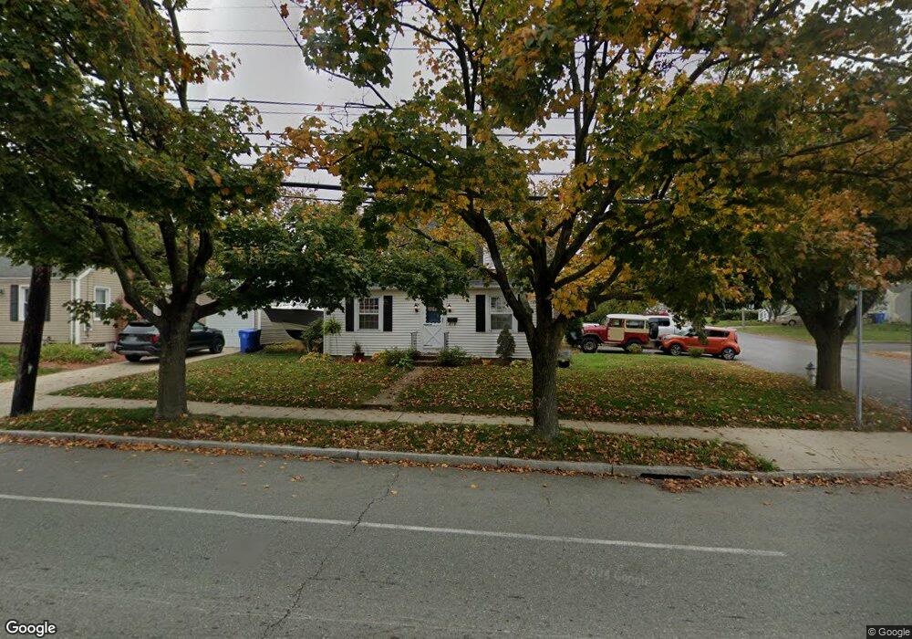 854 Pontiac Ave, Cranston, RI 02910 - photo 1