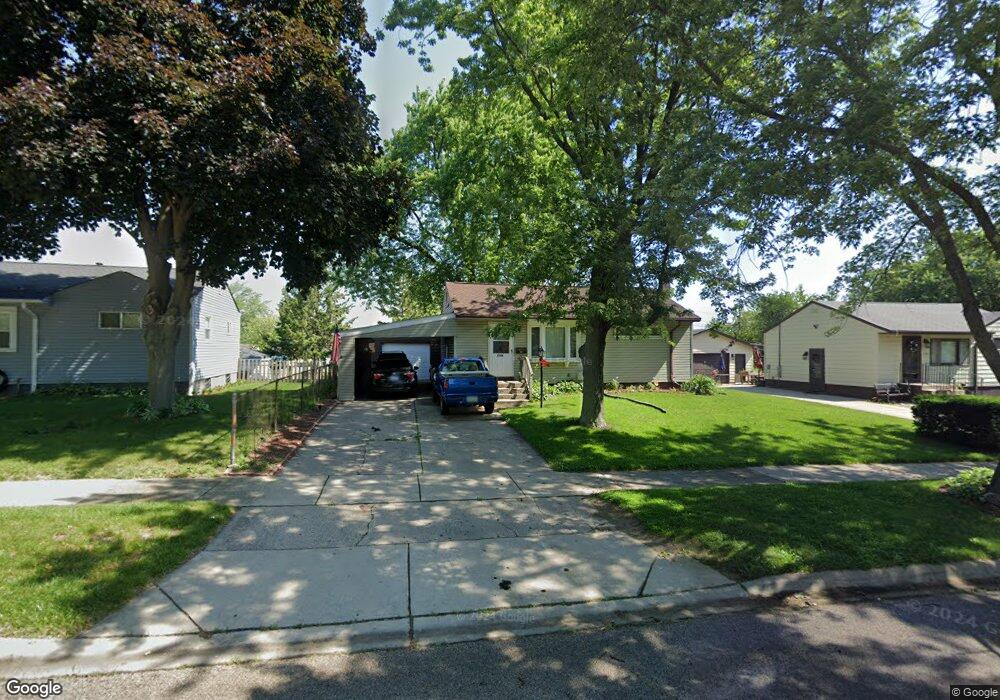 2704 Iroquois Rd, Waukegan, IL 60087 - photo 1