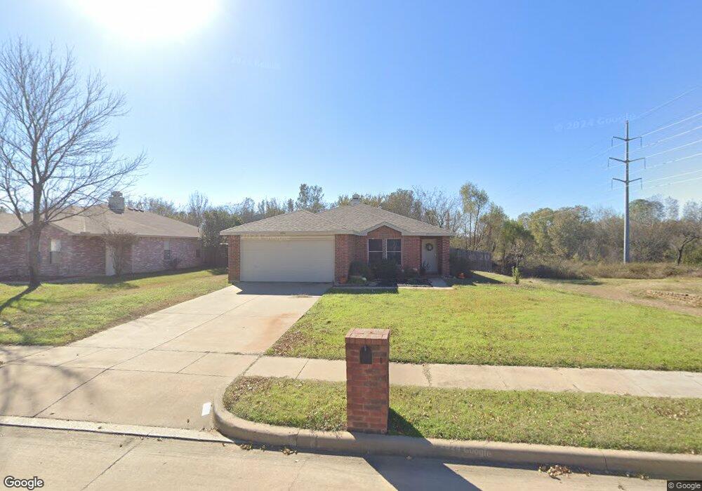 8912 Seven Oaks Ln, Denton, TX 76210 - photo 1