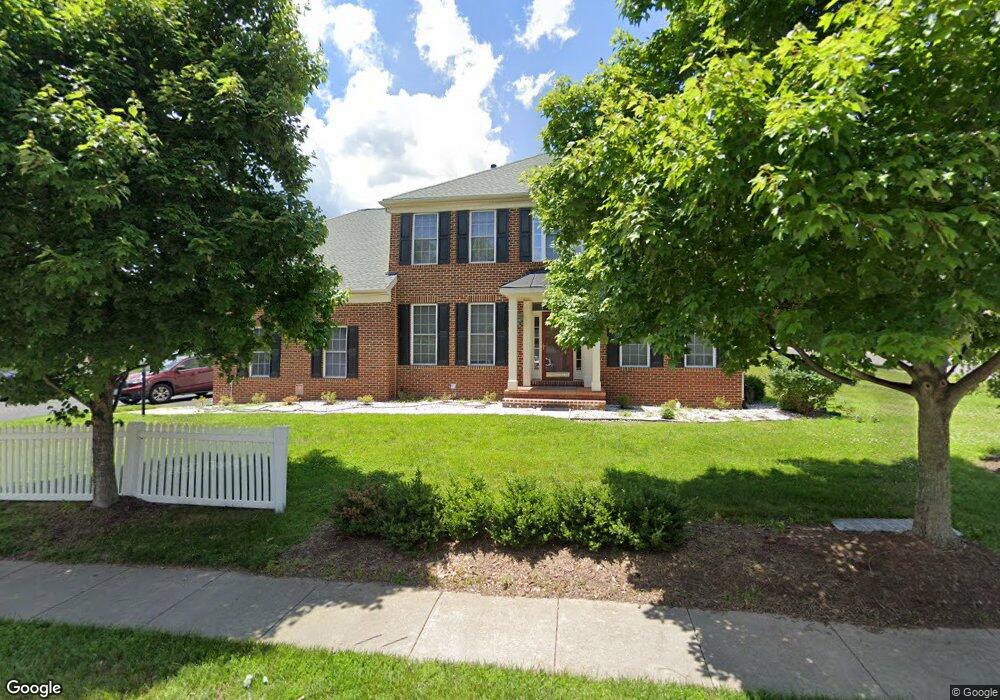 25723 South Village Dr, Chantilly, VA 20152 - photo 1