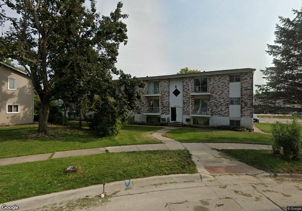 2815 Elaine Dr NW unit 11, Cedar Rapids, IA 52405 - photo 1