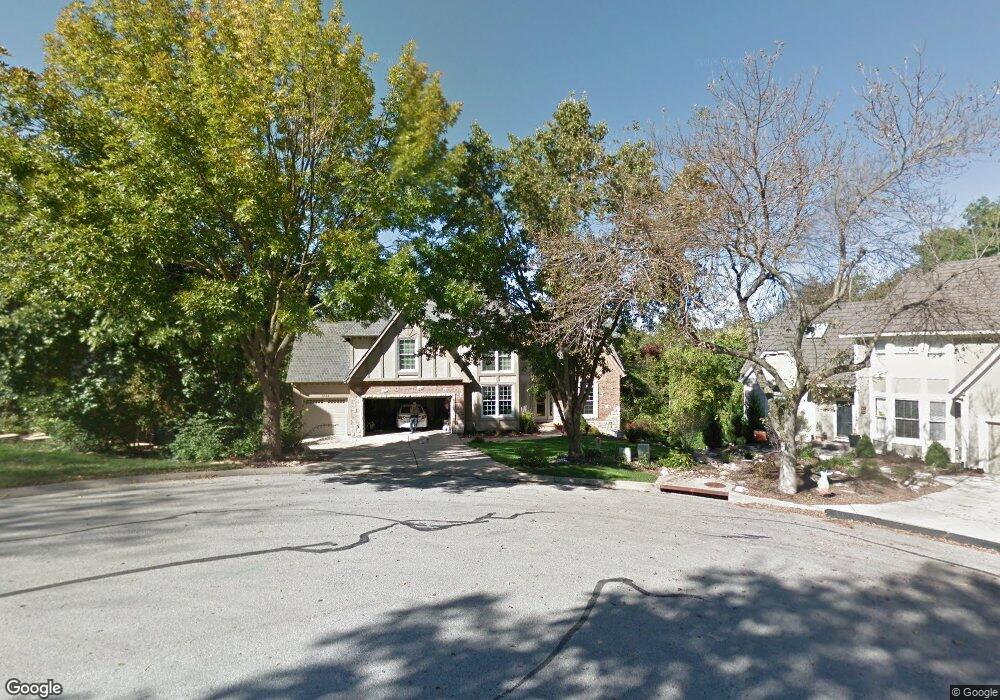 5532 Oakview St, Shawnee, KS 66216 - photo 1