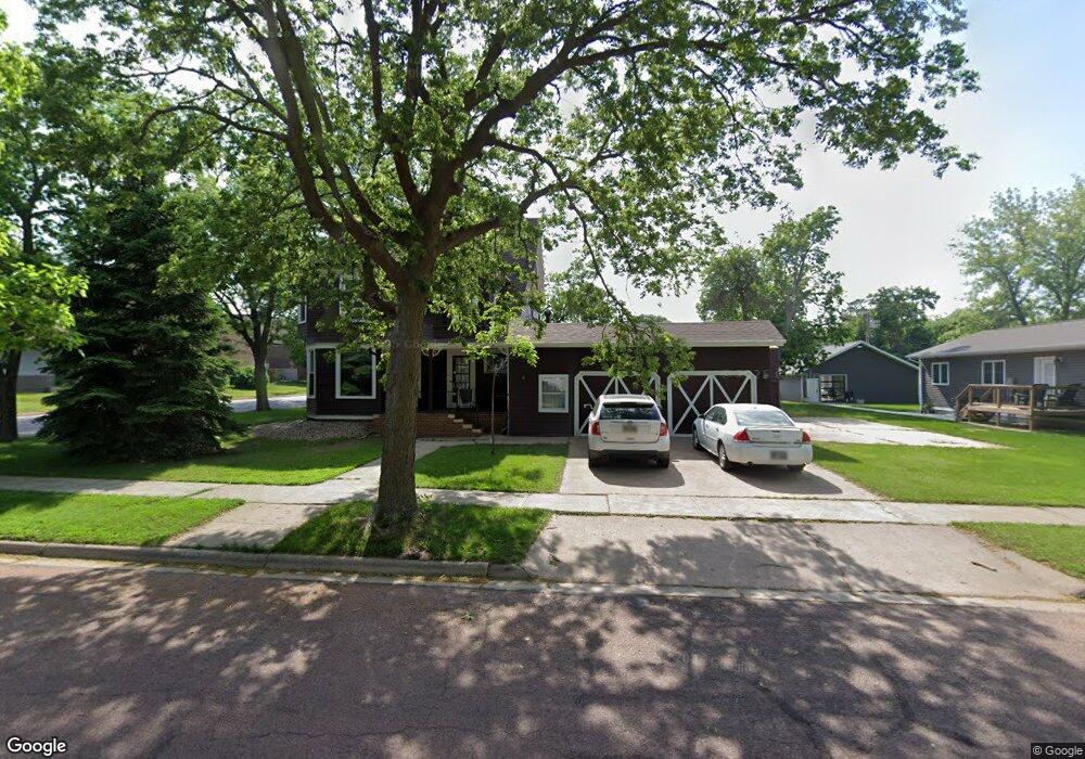 1219 S Duff St, Mitchell, SD 57301 - photo 1