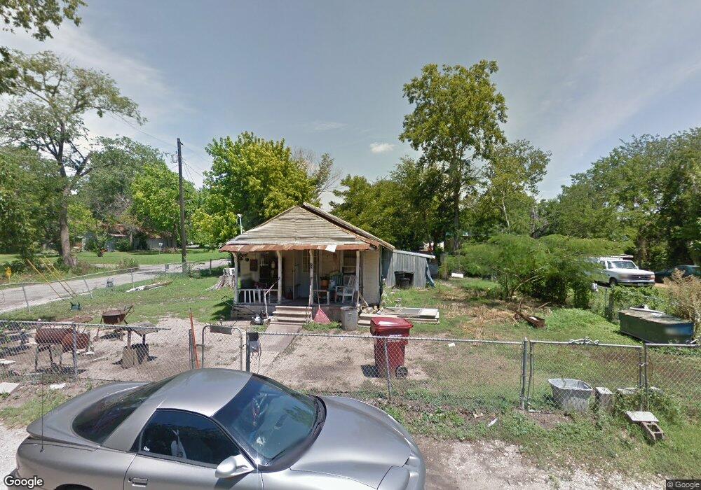 701 E 3rd St, Bonham, TX 75418 - photo 1