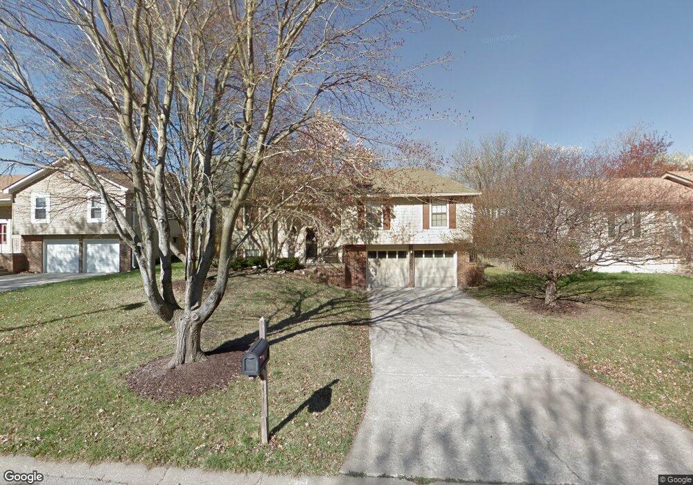 9128 Twilight Ln, Lenexa, KS 66219 - photo 1