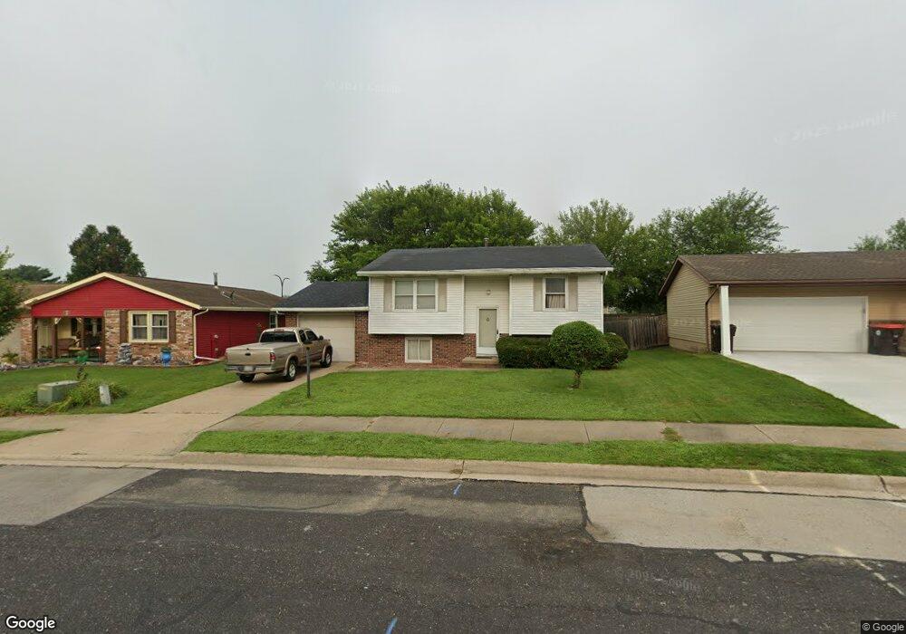 5519 N Ramblewood Ct, Peoria, IL 61615 - photo 1