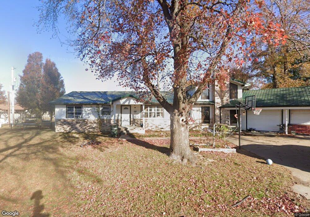 306 E Barclay St, Henryetta, OK 74437 - photo 1