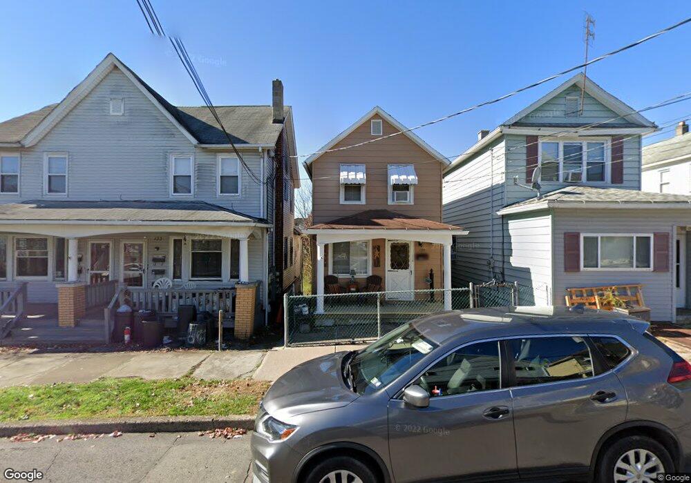 135 Center St, Nanticoke, PA 18634 - photo 1