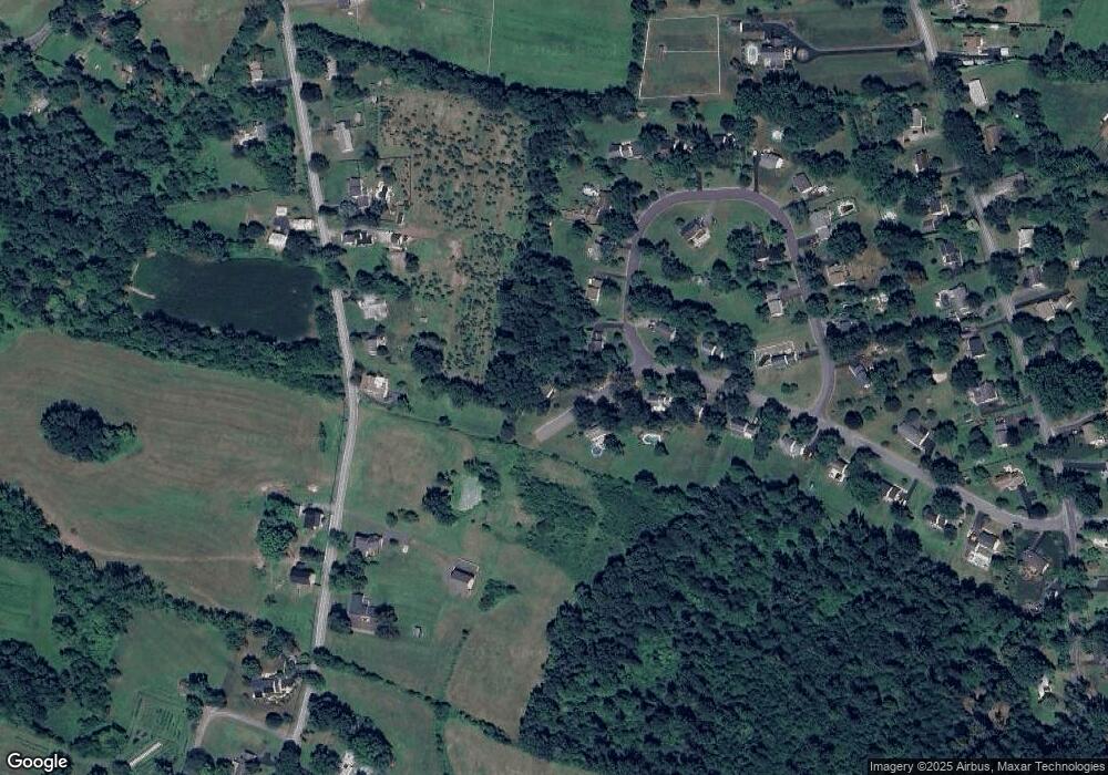 863 Hunters Run Rd, Pottstown, PA 19465 - photo 1