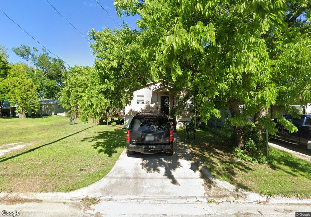 212 S Schopmeyer St, Gainesville, TX 76240 - photo 1