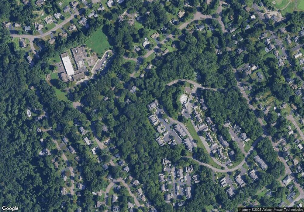 152 Glengarry Rd, Fairfield, CT 06825 - photo 1