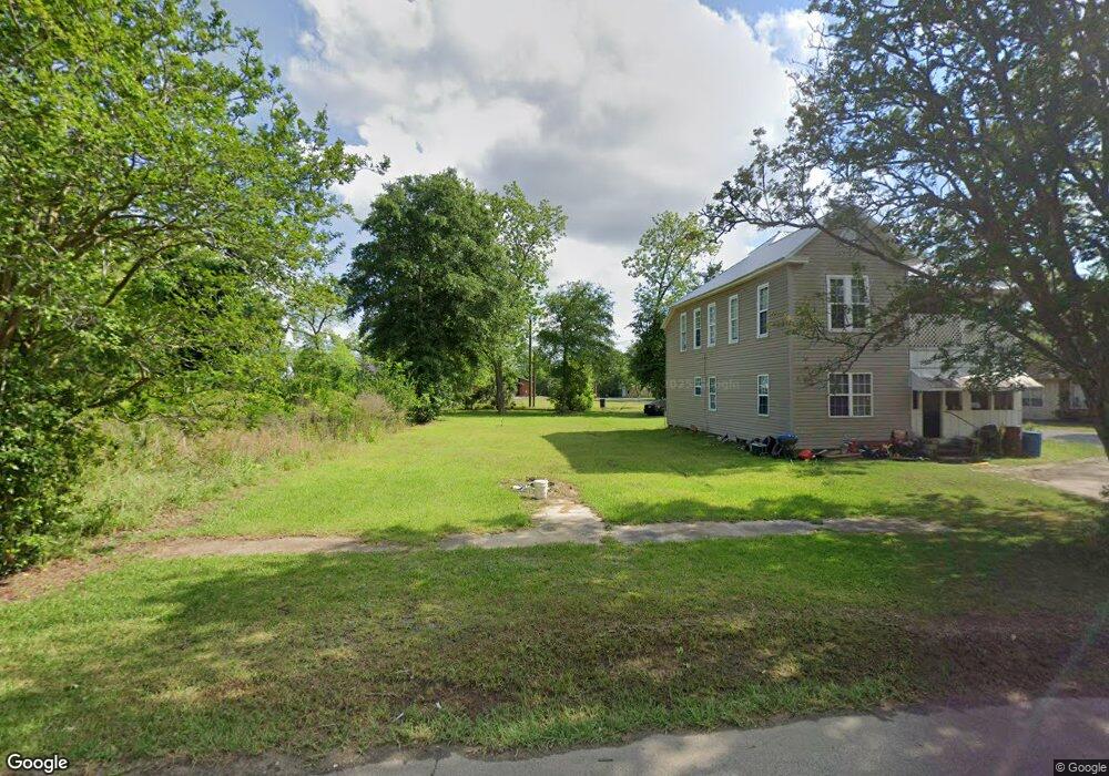 614 W Suwanee St, Fitzgerald, GA 31750 - photo 1