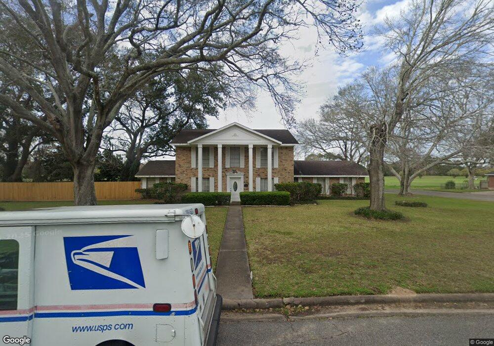 112 Ridgemont Dr, Alvin, TX 77511 - photo 1