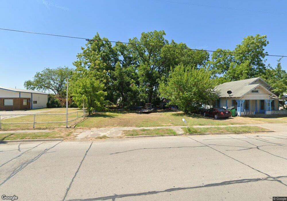 414 W Broadway St, Gainesville, TX 76240 - photo 1
