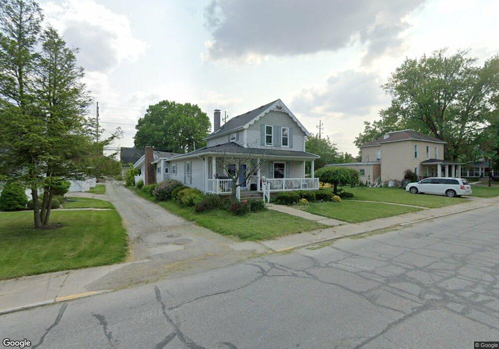 307 E Walnut St, Nappanee, IN 46550 - photo 1