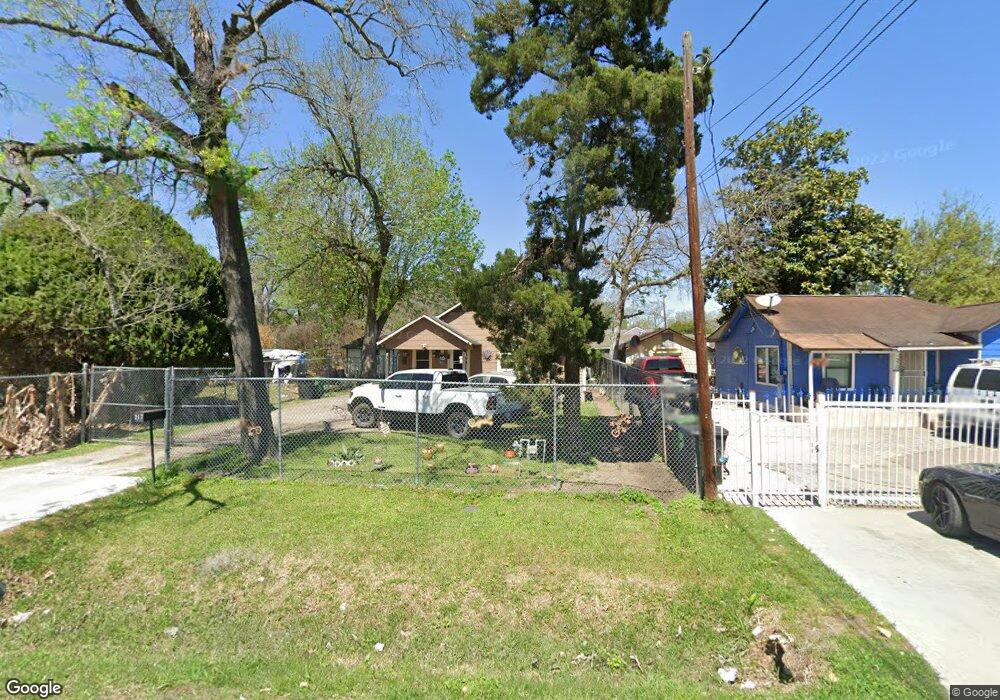217 Garrotsville St, Houston, TX 77022 - photo 1
