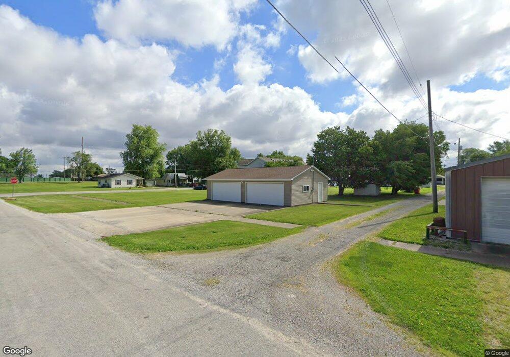 621 Richmond Ave, Mattoon, IL 61938 - photo 1