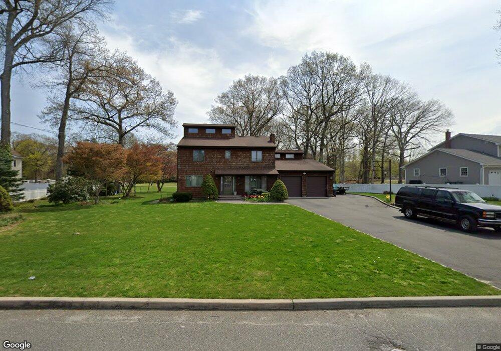 33 Old Indian Head Rd, ComMacK, NY 11725 - photo 1