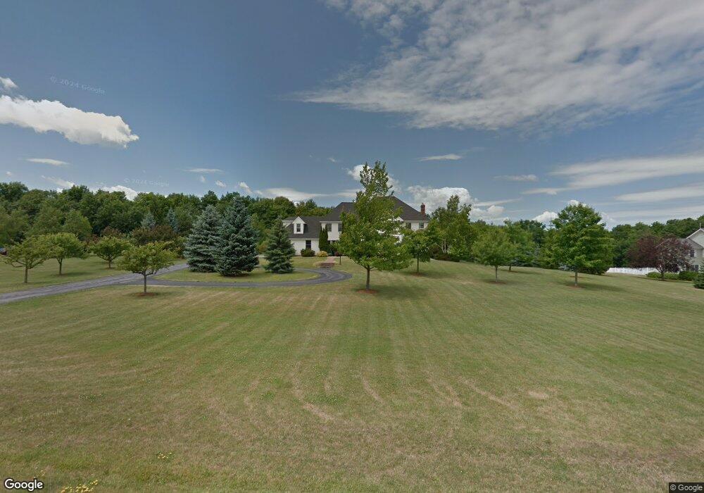 702 Ridgefield Rd, Shelburne, VT 05482 - photo 1