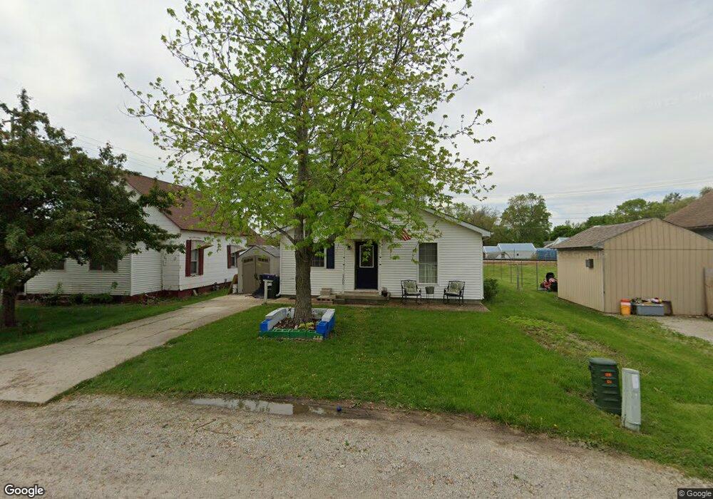 1209 Dakota Ave, Mattoon, IL 61938 - photo 1