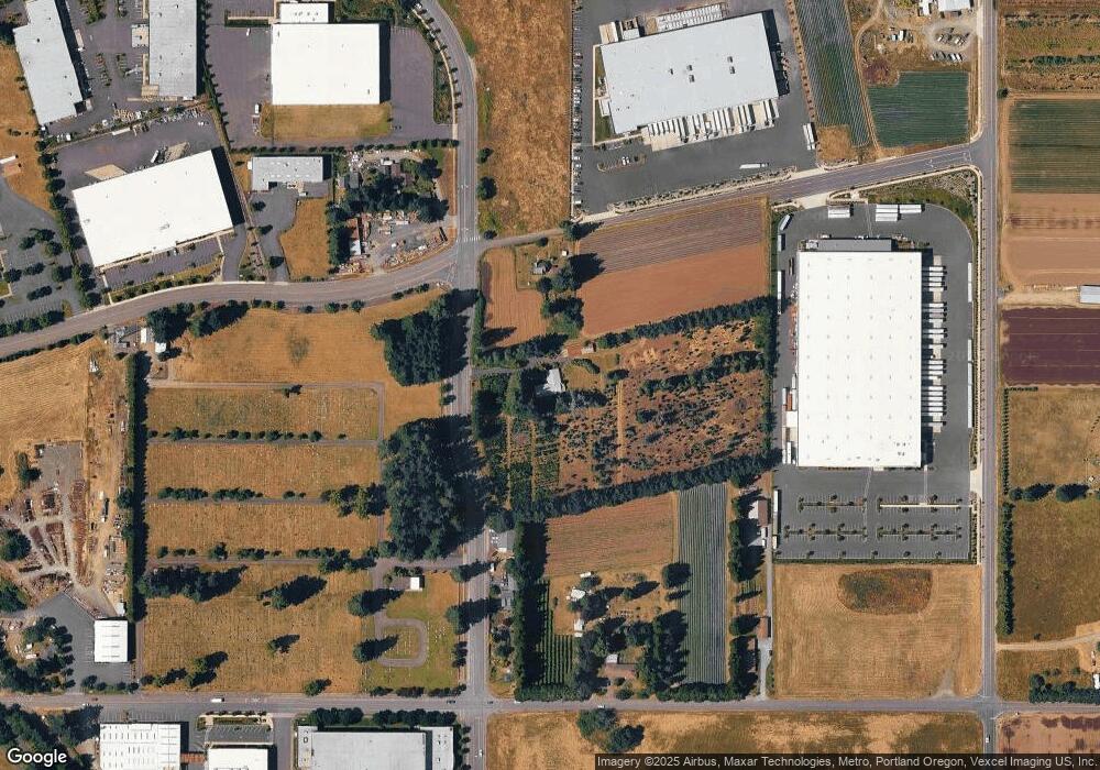 446 Sequioa Pkwy, Canby, OR 97013 - photo 1
