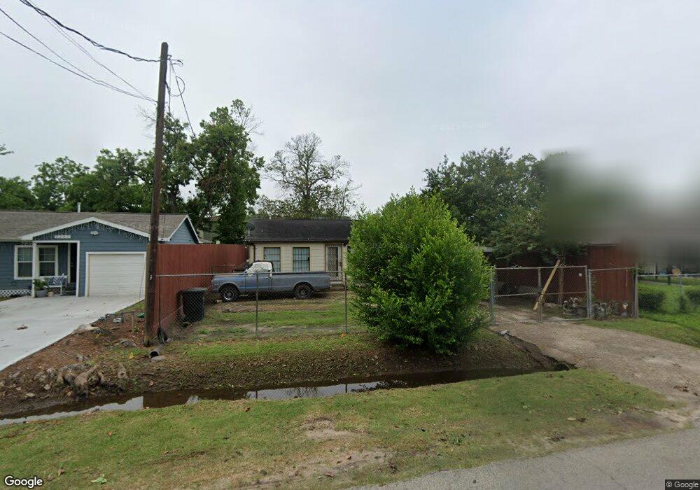 2122 Melbourne St, Houston, TX 77026 - photo 1