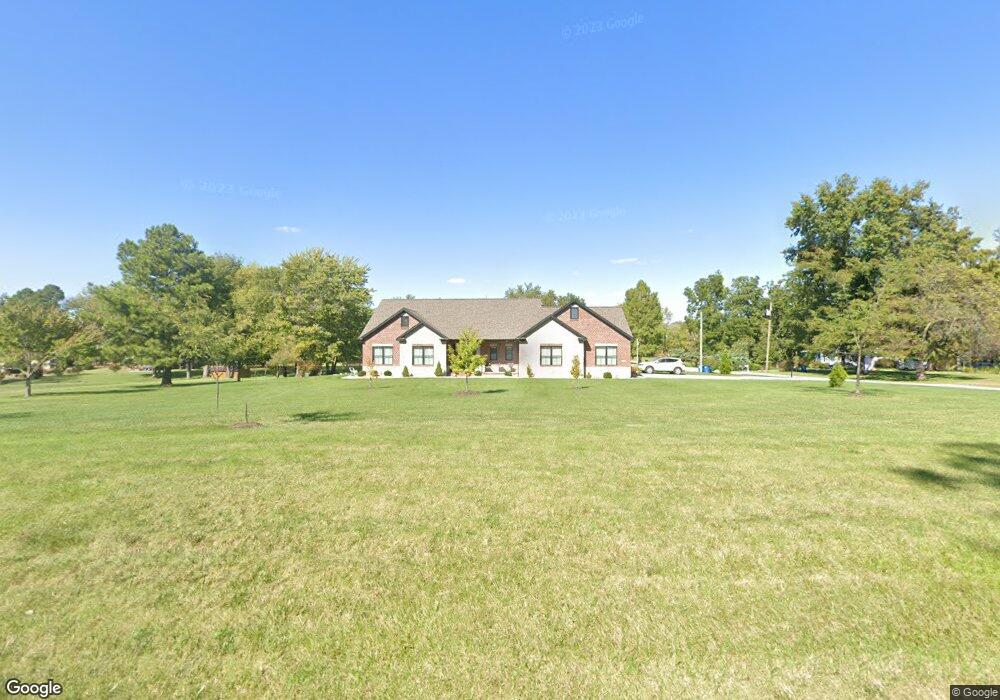 2211 Log Cabin Ln, Maryville, IL 62062 - photo 1