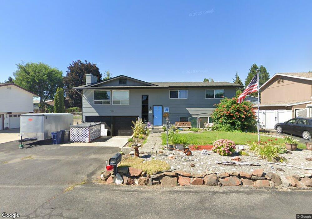 715 Gormley St, East Wenatchee, WA 98802 - photo 1