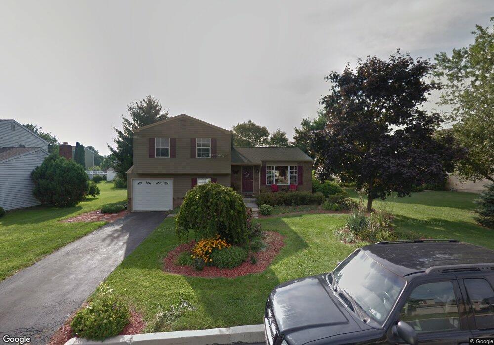 513 Sweetbriar Dr, Harrisburg, PA 17111 - photo 1