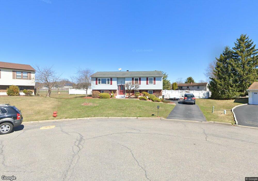 8 Dover Ct, Washingtonville, NY 10992 - photo 1