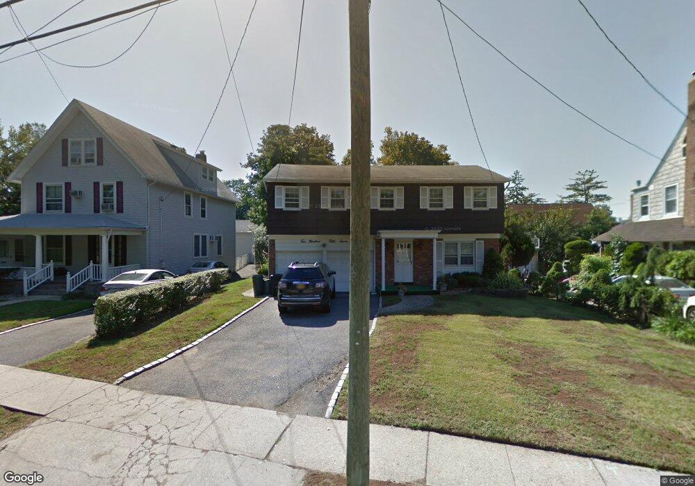 257 Washington Ave, Cedarhurst, NY 11516 - photo 1