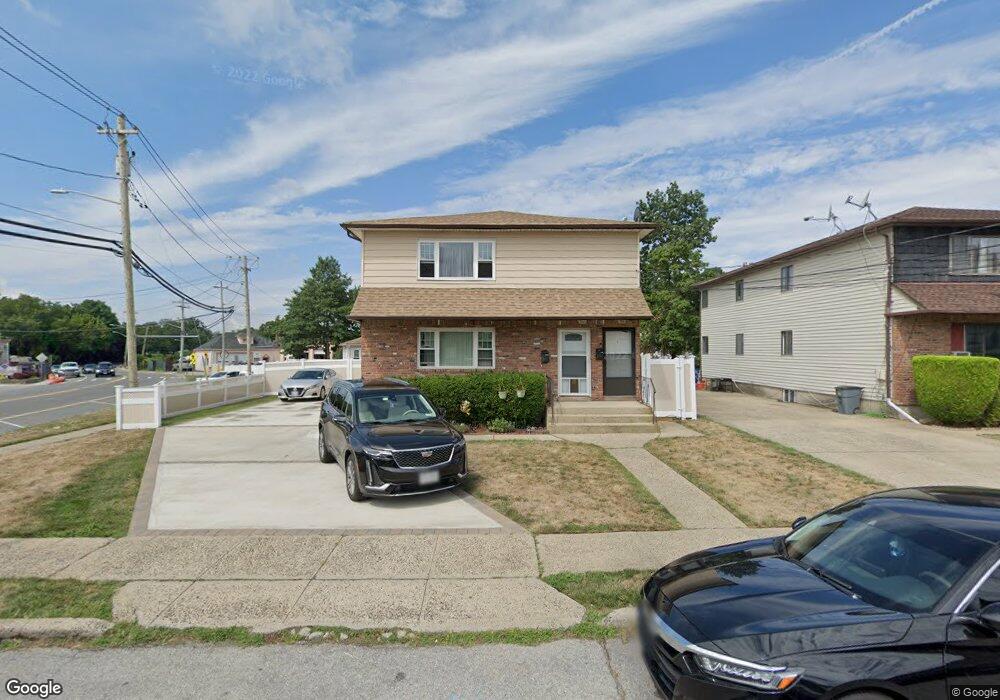 1314 Dekoven St, Rockville Centre, NY 11570 - photo 1