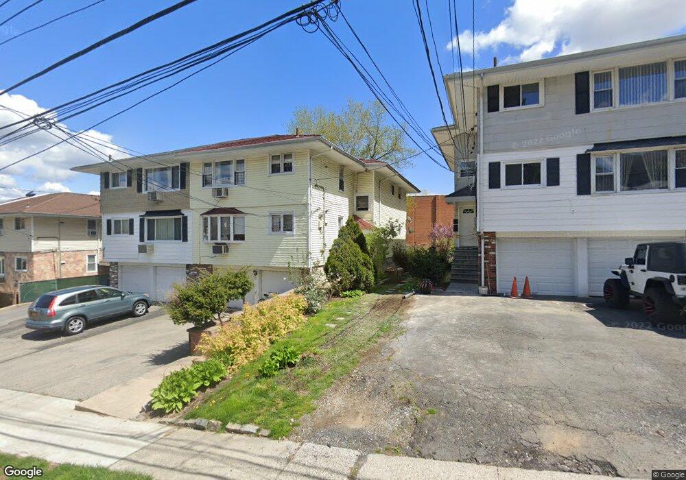 35 Valerie Dr unit 1, Yonkers, NY 10703 - photo 1