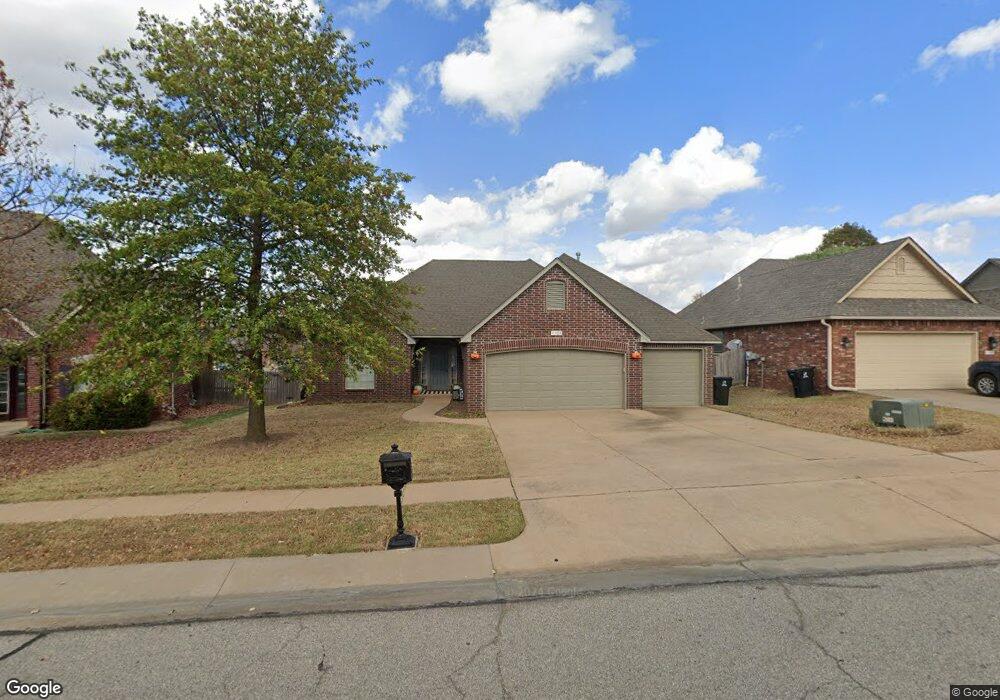 1104 E Edgewater Place, Broken Arrow, OK 74012 - photo 1