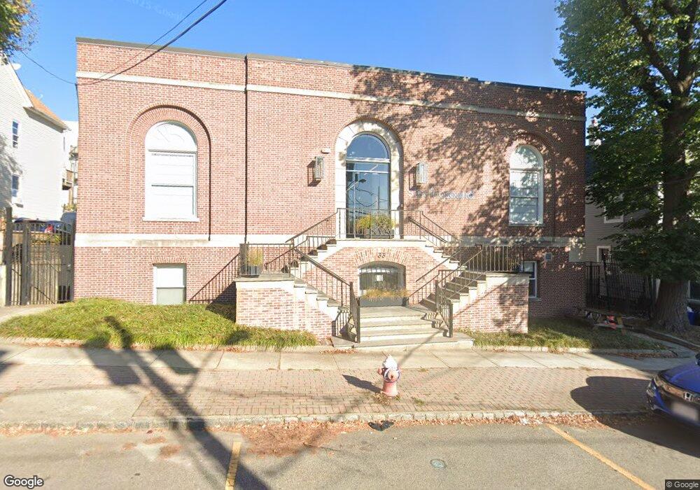 33 Hilliard Ave, Edgewater, NJ 07020 - photo 1