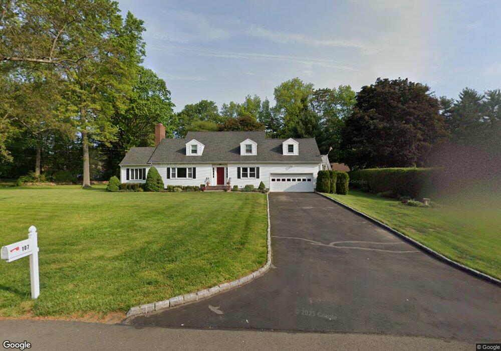 107 Stonehedge Dr N, Greenwich, CT 06831 - photo 1