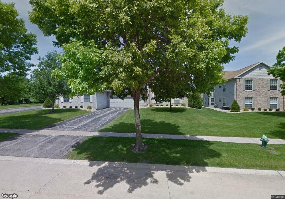 3130 Towne House Dr NE unit A, Cedar Rapids, IA 52402 - photo 1