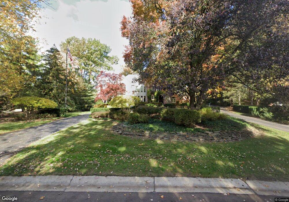 1236 Hidden Lake Dr, Bloomfield Hills, MI 48302 - photo 1