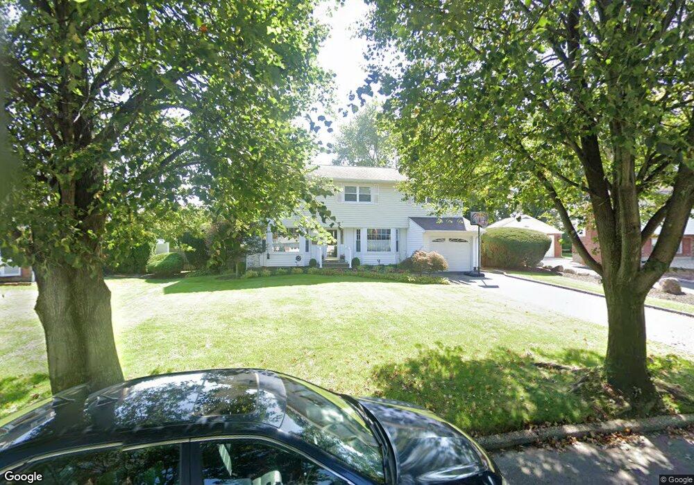 6 Tyram Ln, ComMacK, NY 11725 - photo 1