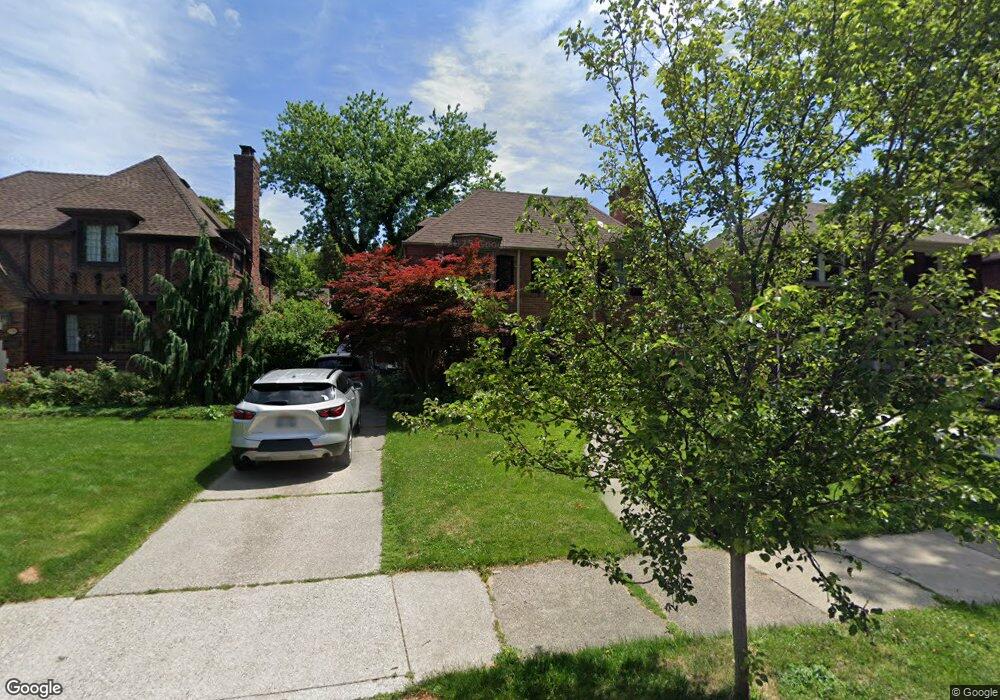 1320 Bishop Rd, Grosse Pointe Park, MI 48230 - photo 1