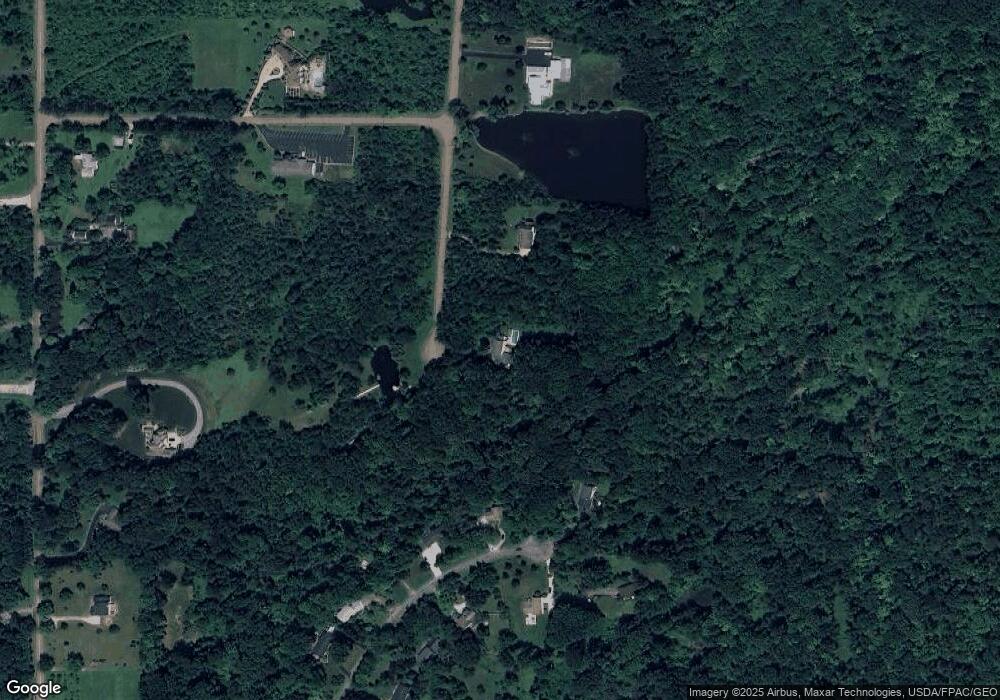 11261 Lake Forest Dr, Chesterland, OH 44026 - photo 1