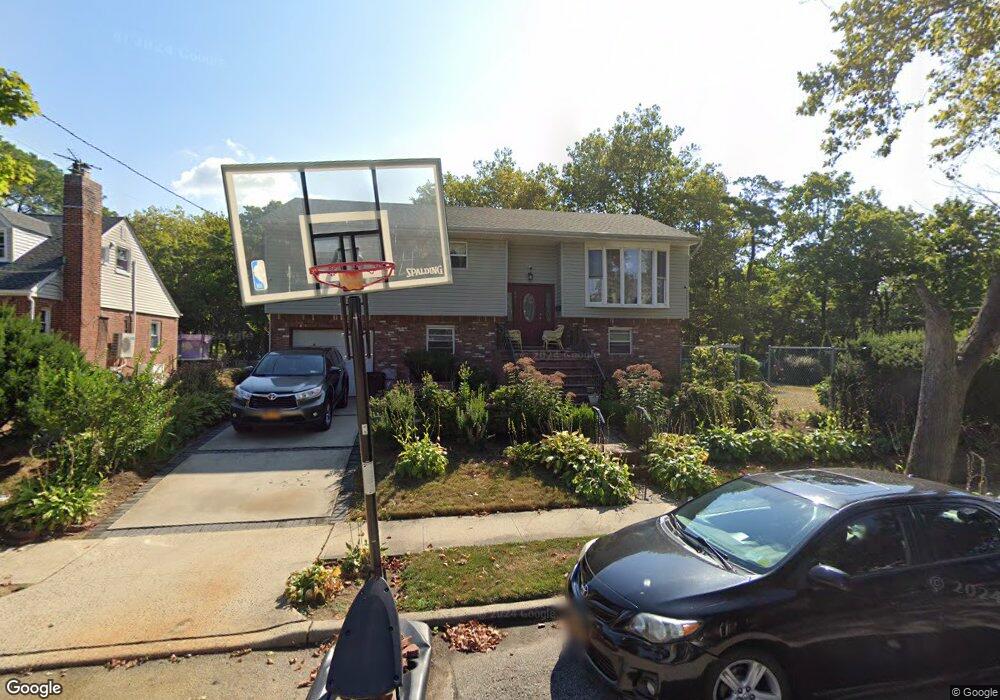 995 Juliette Rd, West Hempstead, NY 11552 - photo 1