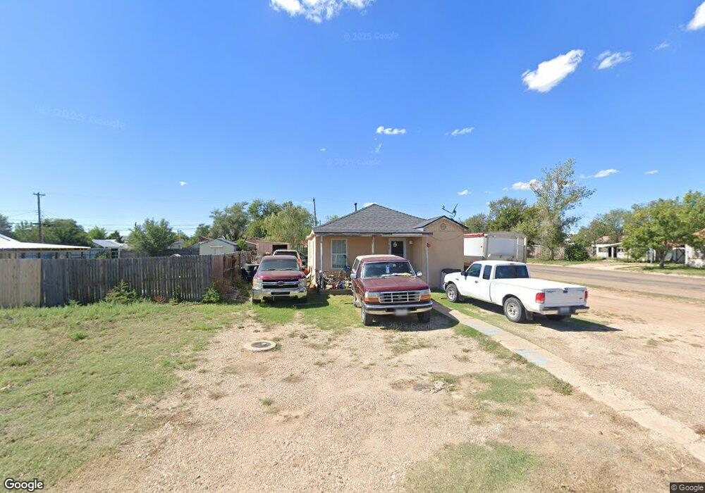 1002 Binkley Ave, Dumas, TX 79029 - photo 1