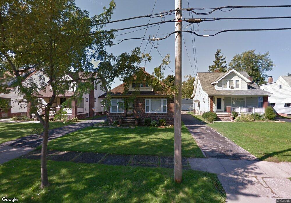 5206 Anthony St, Maple Heights, OH 44137 - photo 1