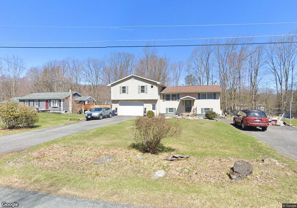 8 Victoria Cir, Jefferson Township, PA 18436 - photo 1