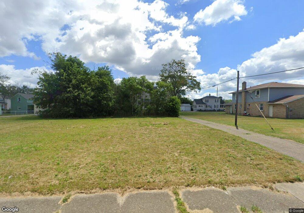 910 Gibbs Ave NE, Canton, OH 44705 - photo 1