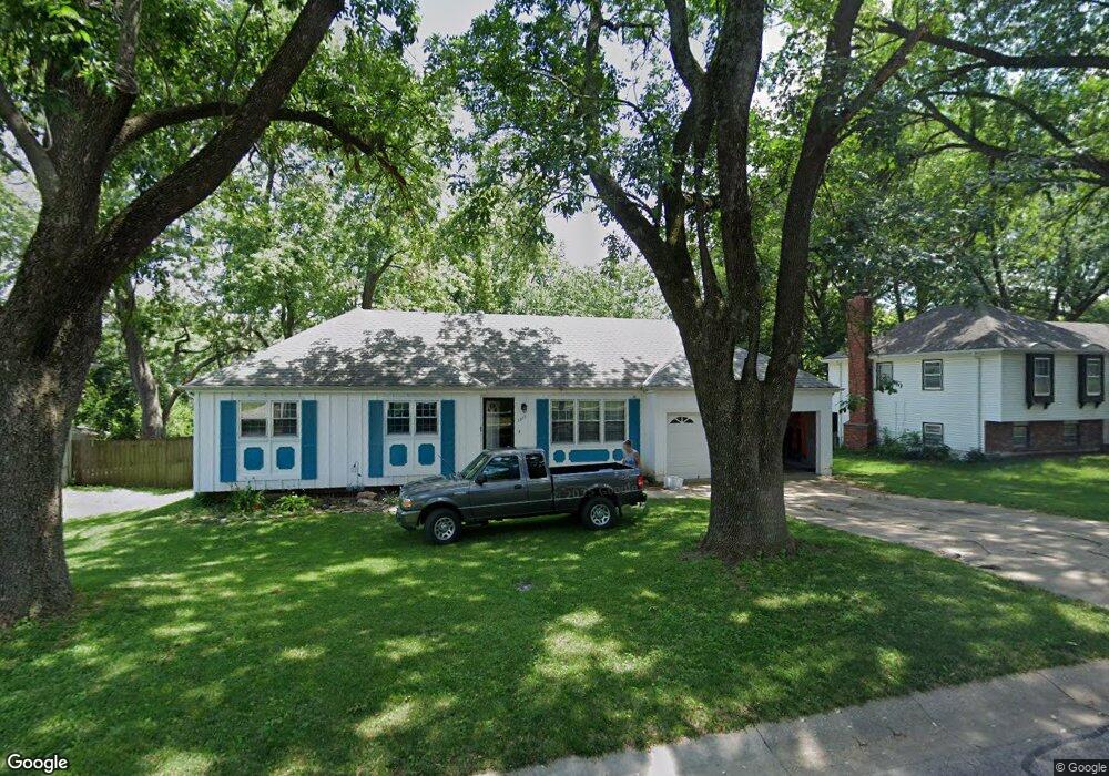 7203 Edgewood Blvd, Shawnee, KS 66203 - photo 1
